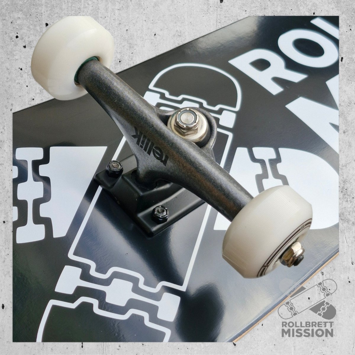 Rollbrett Mission Black Logo 8.0" Complete Skateboard - Skateboard - Decks - Rollbrett Mission